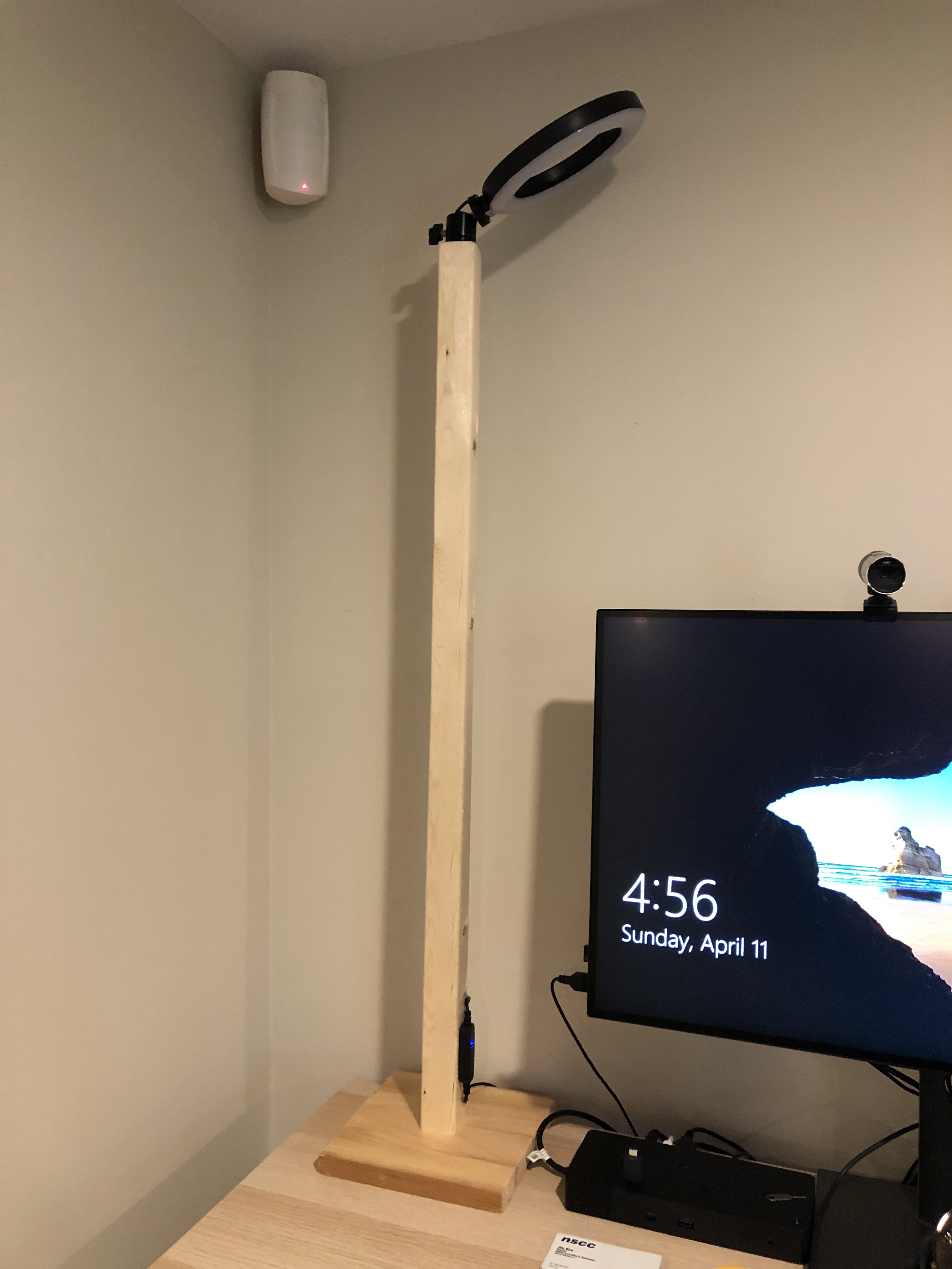 sit-stand-desk-light